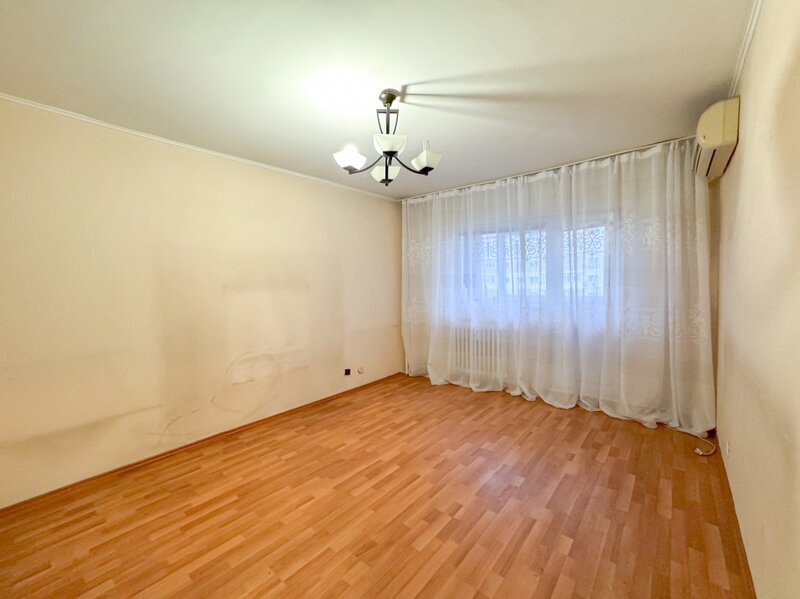 Chisinau 79, un 3 camere corect. Si extrem de interesant!