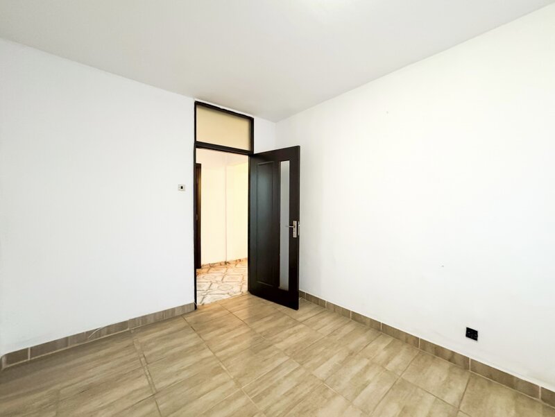 Chisinau 79, un 3 camere corect. Si extrem de interesant!